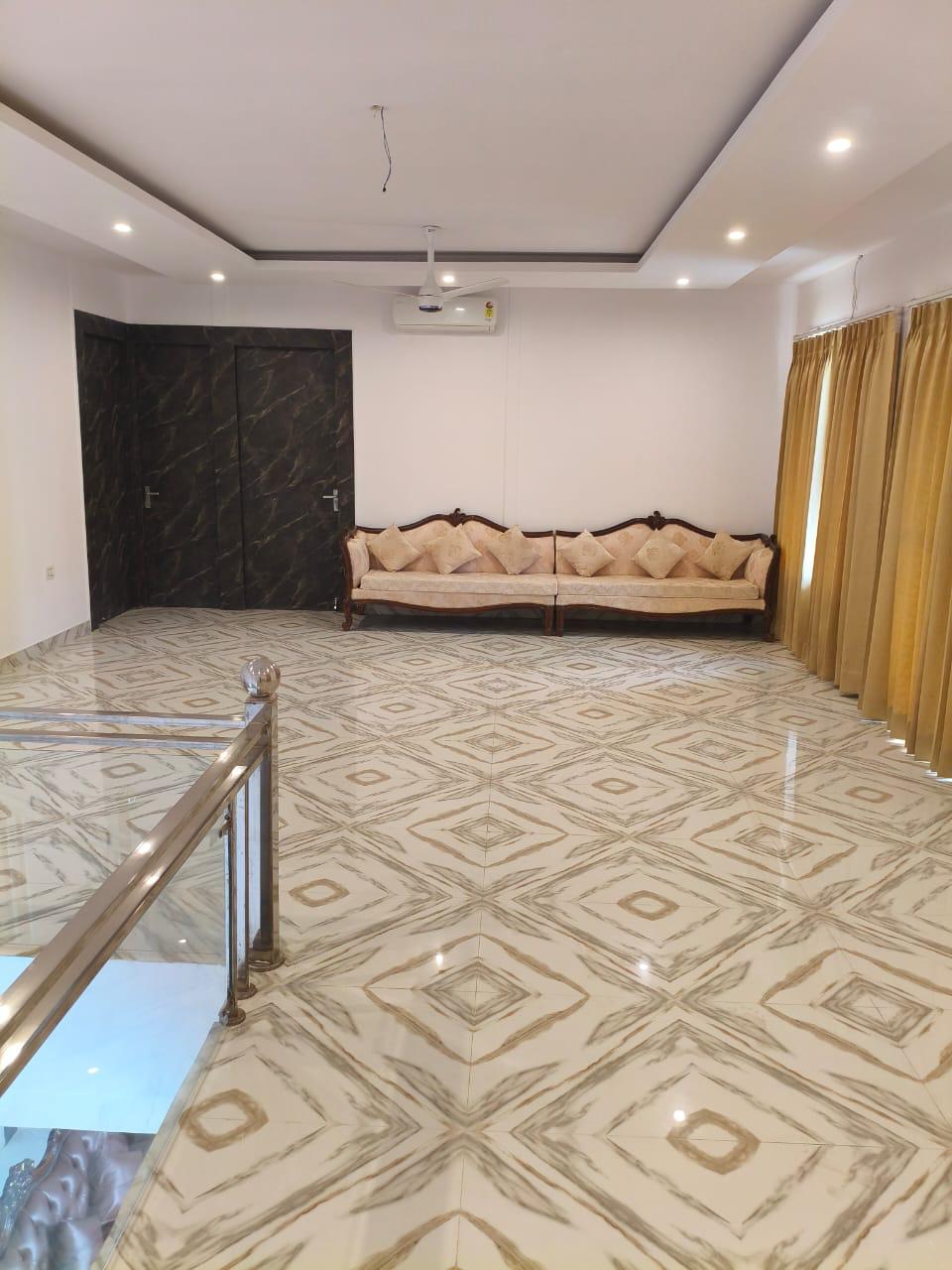 Yamuna Riverfront — luxury farmhouse